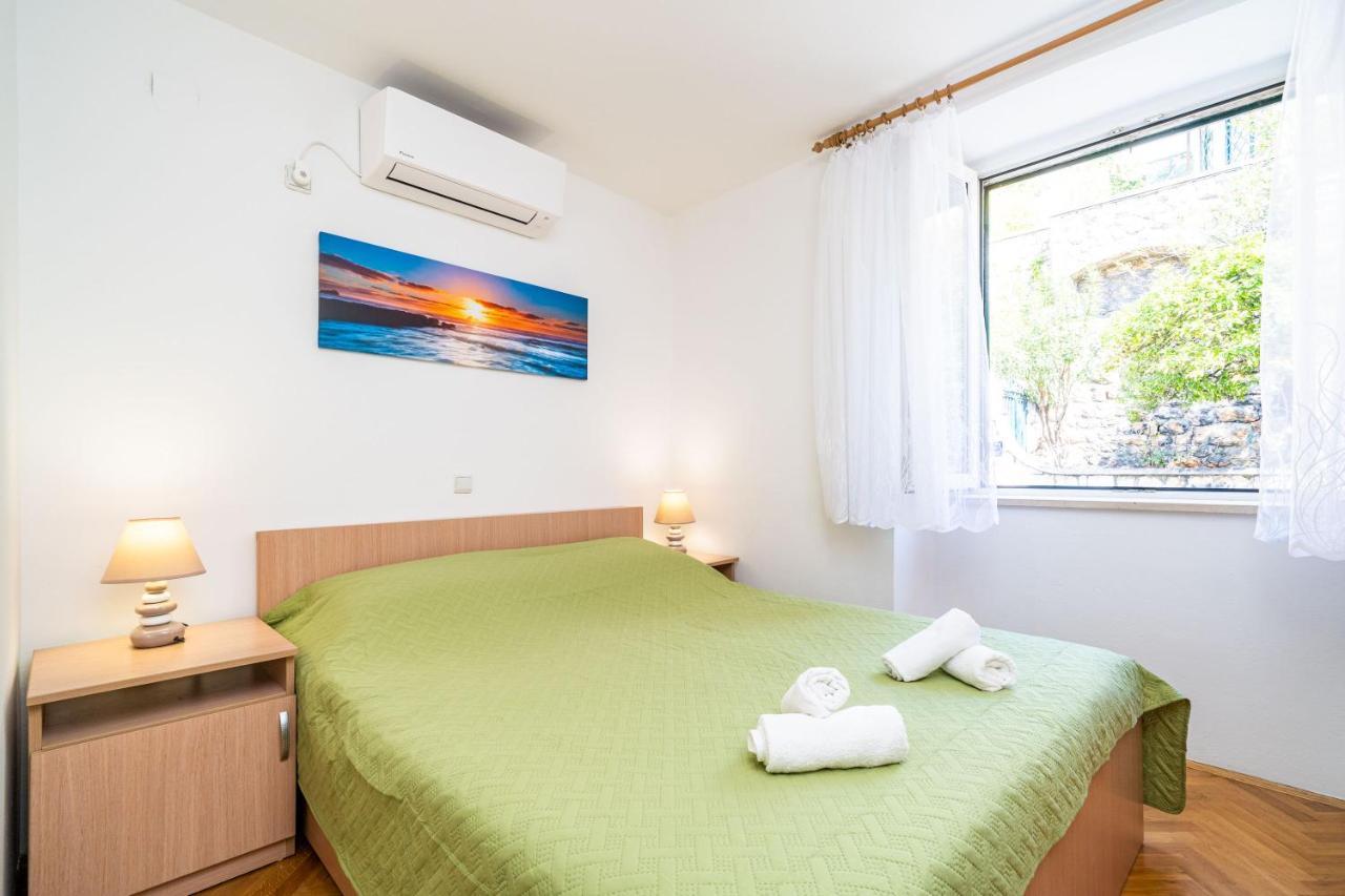 Central Apartment With Terrace Dubrovnik Exterior photo